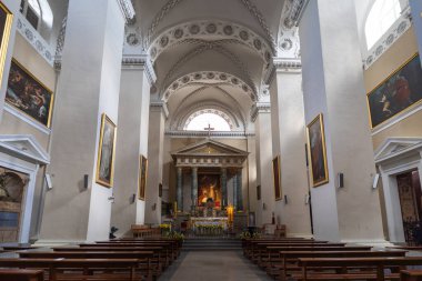 Vilnius, Litvanya - 26 Nisan 2025: Vilnius Katedrali 'nin Resimli İçi