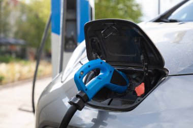 Bir Şehir Ayarında Elektrikli Otomobil Şarjı