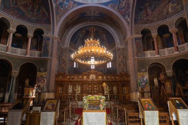 Atina, Yunanistan - 28 Nisan 2025: Aziz Dionysius Kilisesi 'nin İçi, Atina' nın Koruyucu Azizi