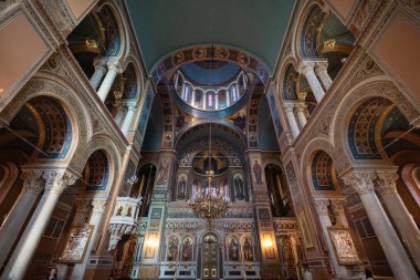 Atina, Yunanistan - 29 Nisan 2025: Bakire Meryem Anonsları Kutsal Metropolitan Kilisesi 'nin İçi