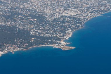Yunanistan kıyıları, uçaktan manzara