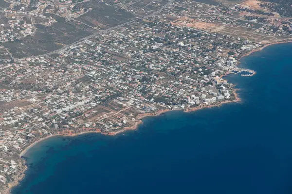 Yunanistan kıyıları, uçaktan manzara