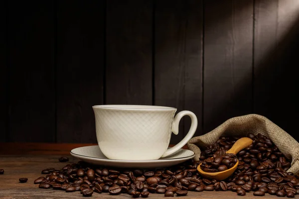 Weiße Kaffeetasse Mit Schwarzem Kaffee Oder Heißem Tee Einer Cappuccino lizenzfreie Stockfotos
