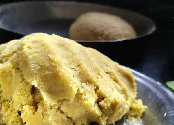 Lezzetli ve sağlıklı bir vejetaryen yemeği hazırlıyorum. Hindu kültürü tatlı yiyecek Puran poli