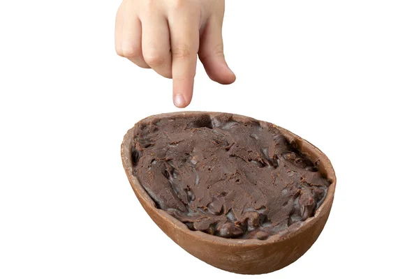 Dítě Dostane Čokoládové Vejce Naplněné Ořechy Čokoládou — Stock fotografie