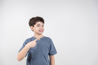 Kamera karşısında gülümseyen 10 yaşındaki Brezilyalı çocuk _ 4.