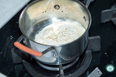 Fırını rendelenmiş Camaru ile çevir..