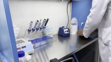 Kimyasal madde üretimi için bir laboratuvar ekipmanı.