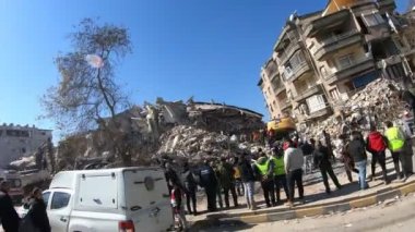Antakya Ataturk Aveneu, I saw on the news also this team find later on to many life signals and rescue them. They work hard and best to get them. Footage By Cansu Pharmacy