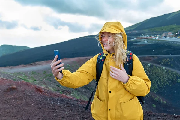 Hiking Tallest Volcano Continental Europe Etna Young Smiling Woman Yellow — Stock Photo, Image