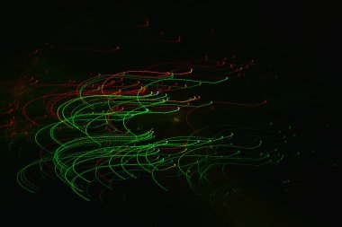 Kırmızı ve yeşil ışık yollarının soyut uzun pozlama fotoğrafçılığı