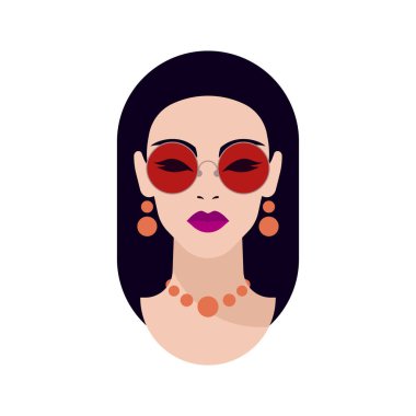 Karışık ırk modacı kadın soyut avatar büstü moda moda moda moda aksesuarları vektör düz illüstrasyon. Asyalı genç ve güzel kadın portresi makyaj stili pembe güneş gözlüğü ve küpeler beyaza izole edilmiş.