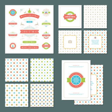 Noel etiketleri ve rozetleri vektör tasarım öğeleri kümesi ve tebrik kartları şablonları. Neşeli Noel ve tatil dilek retro tipografi dekorasyon nesneleri, vintage süsler.