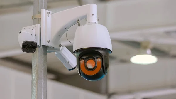 Rodar Câmara Vigilância Dentro Loja Observação Assistir Câmera — Fotografia de Stock