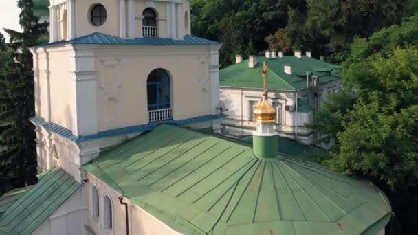 Primer Plano Antigua Iglesia Ortodoxa Eslava Decorativa Techo Azul Decorado — Vídeo de stock