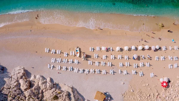 Top Vue Touristes Profitant Vacances Sur Plage Sable Fin Île — Photo
