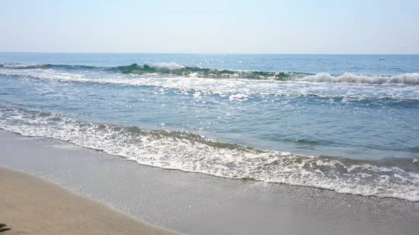 Красивый Пляж Спокойное Море Хороших Летних Каникул — стоковое фото