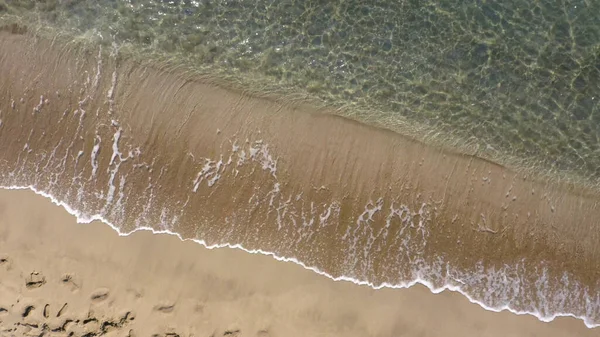 Uitzicht Vanuit Lucht Het Zandstrand Met Oceaangolven Zomer Natuur Achtergrond — Stockfoto