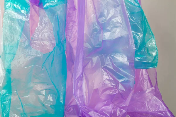 Fechar Sacos Plástico Azul Roxo Conceito Poluição Plástica — Fotografia de Stock