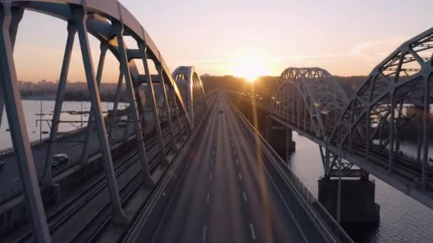 Vista Panoramica Aerea Del Ponte Autostradale Durante Tramonto Movimento Velocità — Video Stock
