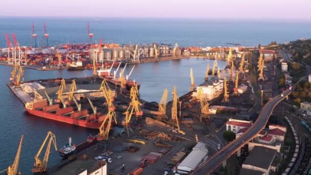 Odesa Ukraina 2020 Flygdrönare Utsikt Över Hamnen Med Tornkranar Ukraina — Stockvideo