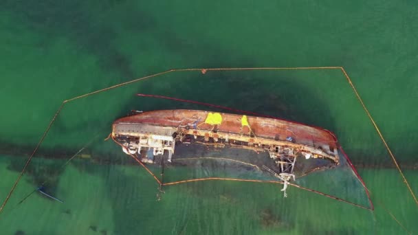 Odesa Ukraine 2020 Overturned Broken Rusty Oil Tanker Ship Shallow — Vídeo de Stock