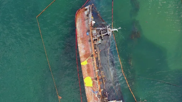 Aerial Top View Broken Rusty Oil Tanker Ship Shallow Water — Stock Photo, Image