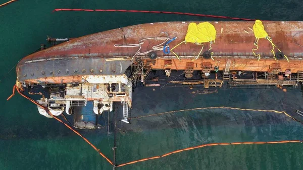 Fragment Ship Crash Oil Pollution Sea Global Catastrophe — Stock Photo, Image