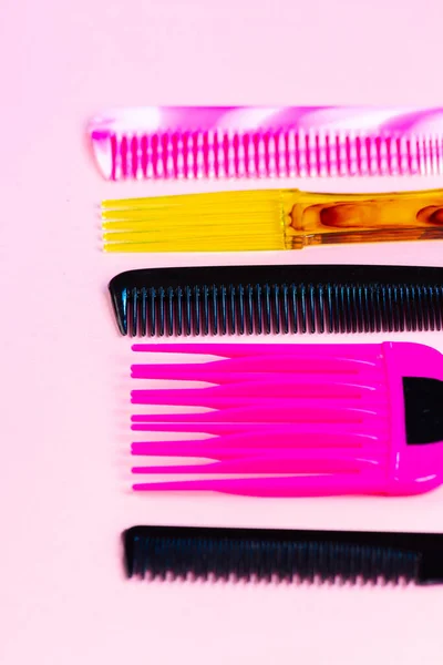 Close Colored Professional Salon Barber Hair Combs Vertical Shot Pink — Stockfoto