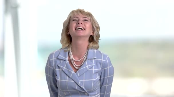 Office Business Woman Laughing Hard Slow Motion Portrait Blond Mature — Stock Video