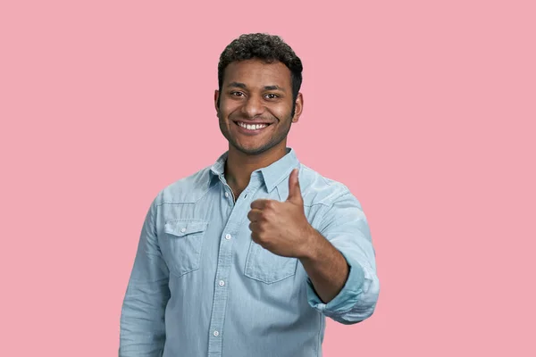 Junger Lächelnder Südasiatischer Mann Mit Erhobenem Daumen Glücklicher Erfolgreicher Kerl — Stockfoto