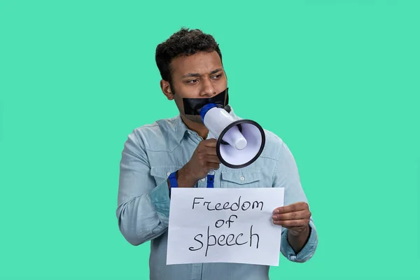 Porträt Eines Indischen Mannes Mit Abgeklebtem Mund Hält Ein Megafon — Stockfoto
