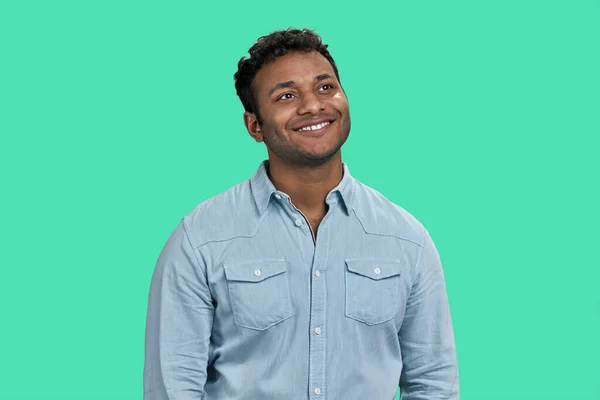 Vrolijk Vrolijke Glimlachende Jonge Indiaanse Man Kijkt Omhoog Denken Aan — Stockfoto