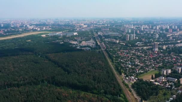 Drohnenpanorama Des Städtischen Stadtbildes Viele Bäume Der Stadt — Stockvideo
