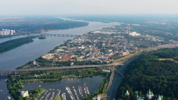 Kiev Şehrinin Hava Manzarası Yazın Nehir Manzarası — Stok video