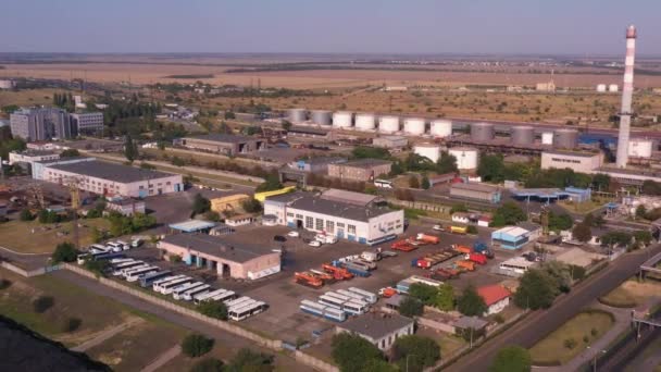 Zona Industrial Com Instalações Armazenamento Gás Natural Depósito Transportes Públicos — Vídeo de Stock