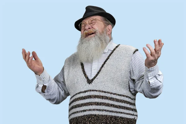Portret Starszego Pana Śmiejącego Się Bardzo Głośno Izolacja Niebieskim Tle — Zdjęcie stockowe