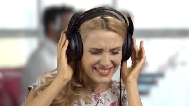 Portrait Very Happy Blonde Woman Big Headphones Enjoying Listening Music — Stock Video