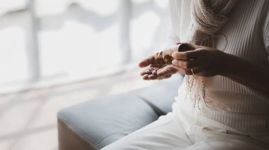 The elderly hold physical tonics and medicines for their diseases, health care in the elderly, the use of medicines in patients. The concept of caring for the elderly.