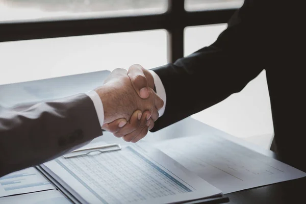 Business Investor Group Holding Hands Two Businessmen Agreeing Business Together — Stockfoto