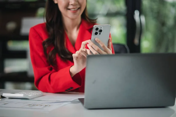 Young Businesswoman Looking Financial Information Mobile Phone She Checking Company — Photo