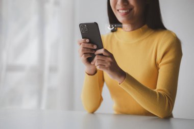 Product or service review ideas from customers, writing reviews from customers who use the products and services of the store to express their satisfaction and increase the credibility of the store.