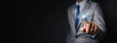 Hassas veritabanlarını çalıştırmak için şifreleme hologramlarına sahip kişiler, yetkisiz kişiler tarafından çalınmasını önlemek için şifreleme, hassas bilgilerin korunması, kullanıcı erişiminin kısıtlanması