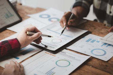 Groups of people joining in discussions, business meetings, startup company sales team meetings, brainstorming and summary of company performance. Business strategy management concept.