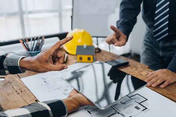 Architects and engineers jointly design and build houses, edit plans, design houses according to standards and structure them, and draw plans professionally. Ideas for designing and building a house.
