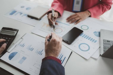 Çalışanların ve yöneticilerin ortak planlama toplantıları, çalışma sistemleri kurulması ve organizasyonun gelişmesi için stratejiler belirlemek için akış şemaları oluşturulması. Olay planlama için beyin fırtınası fikirleri.