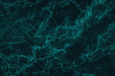 Yeşil zümrüt mermer, pürüzsüz parıltı desenli arka plan, doğal desenli fayans taşı zemininin karşı görüntüsü..