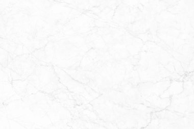 Beyaz gri mermer pürüzsüz ışıltı desenli arka plan, doğal desenli fayans taşı zemininin karşı görüntüsü..