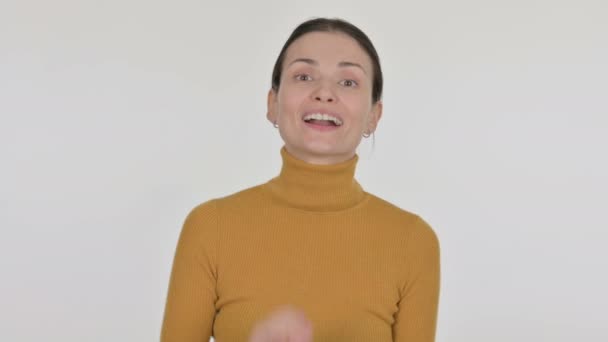 Appel Vidéo Ligne Par Jeune Femme Sur Fond Blanc — Video