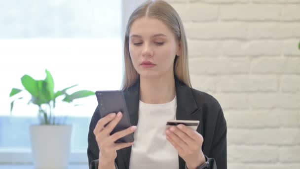 Empresaria Puede Hacer Pago Línea Smartphone — Vídeos de Stock